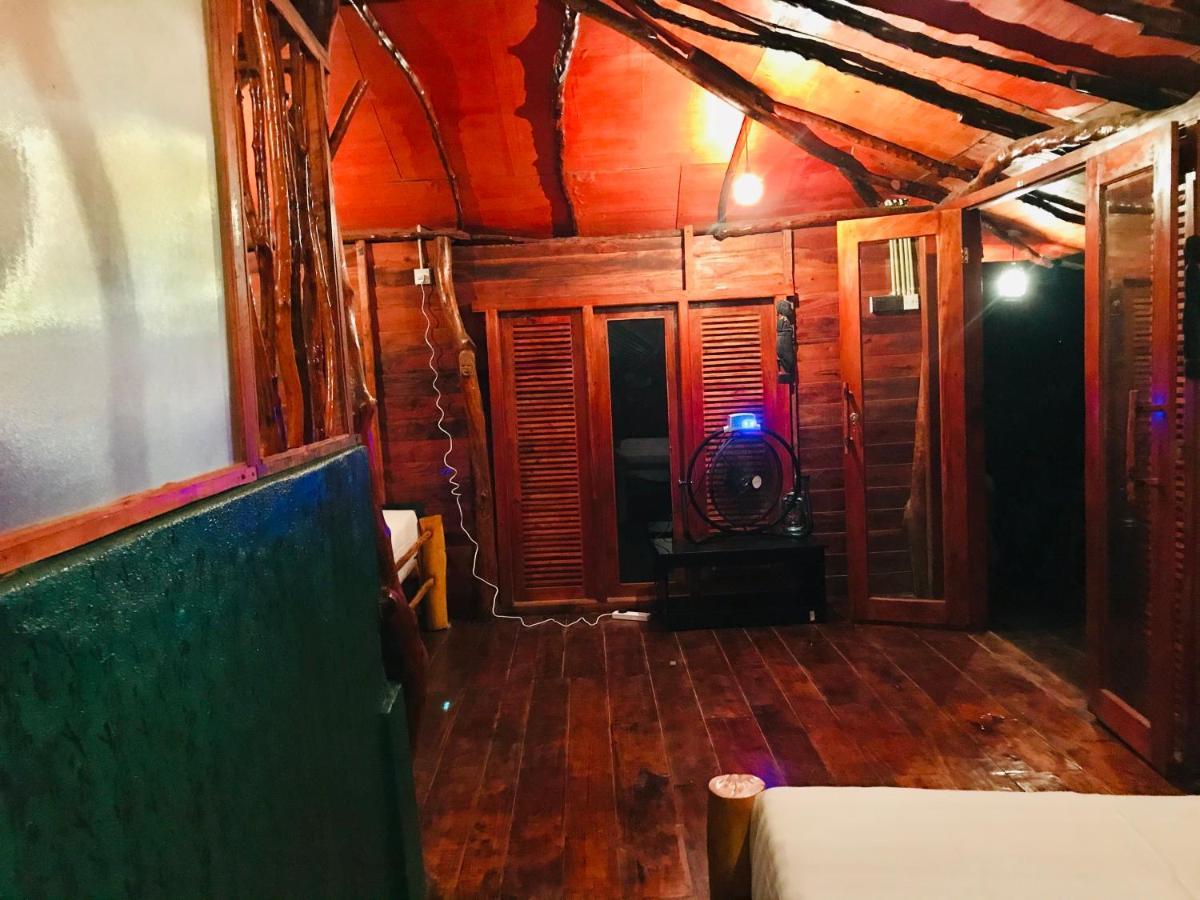 亚拉生态树屋酒店 蒂瑟默哈拉默 外观 照片